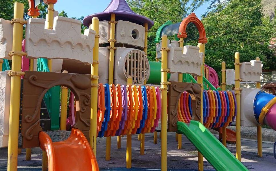 Tekser Konutları’ndaki Çocuk Parkı Yeniden Güvenli Hale Getirildi