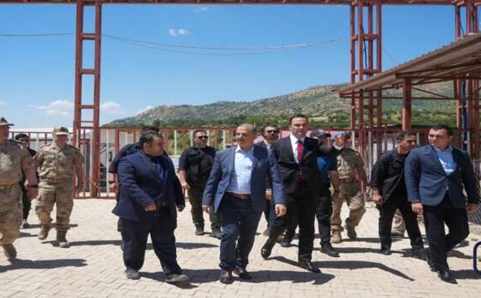 Taşyapan, Derecik Gümrük Kapısı’nda İncelemelerde Bulundu