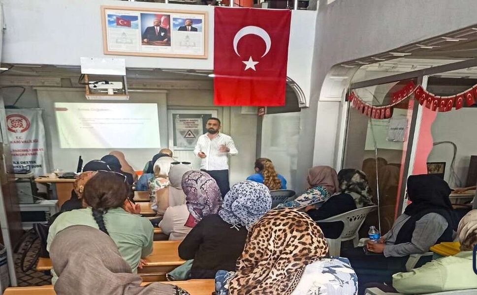 Hakkâri’de Aile Eğitim Programı Kapsamında Seminer Düzenlendi