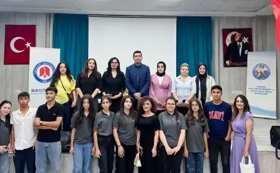 Hakkâri’de “Yapay Zekâ Çağında Meslek Seçimi” Söyleşisi Yoğun İlgi Gördü