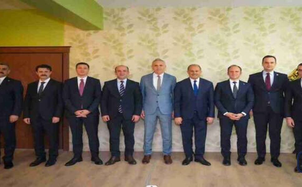 Hakkâri’de mülki idare amirlerine veda programı