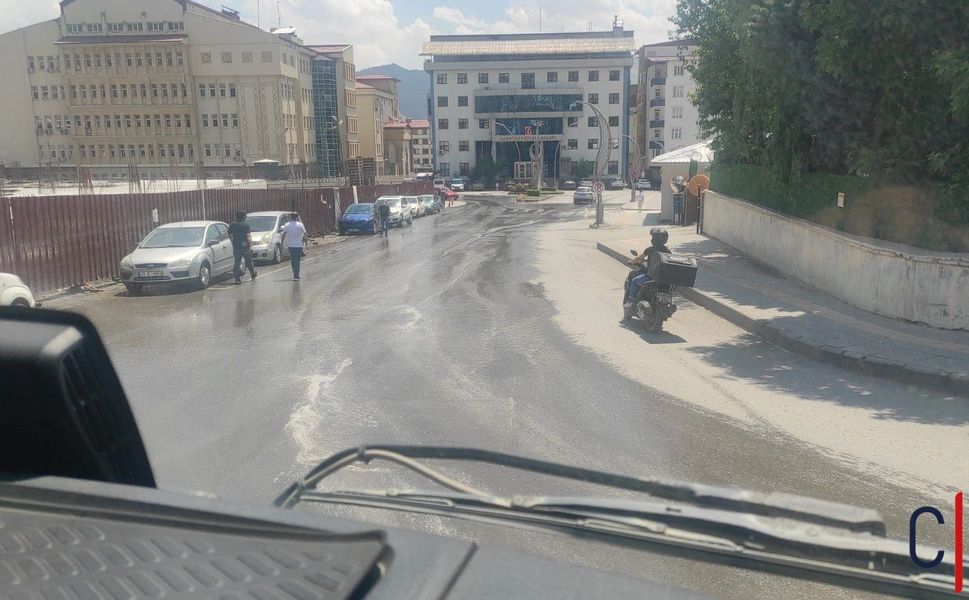 Hakkari Belediyesi İtfaiye Ekipleri Hafta Sonu da Temizlik Çalışmalarını Sürdürdü