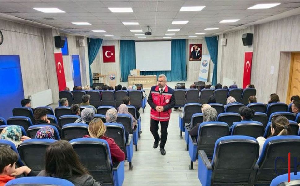 Hakkâri’de Usta Öğretici Adaylarına Afet Eğitimi Verildi