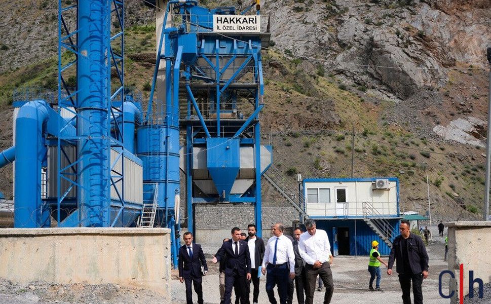 Vali Taşyapan asfalt ve konkasör tesislerini inceledi
