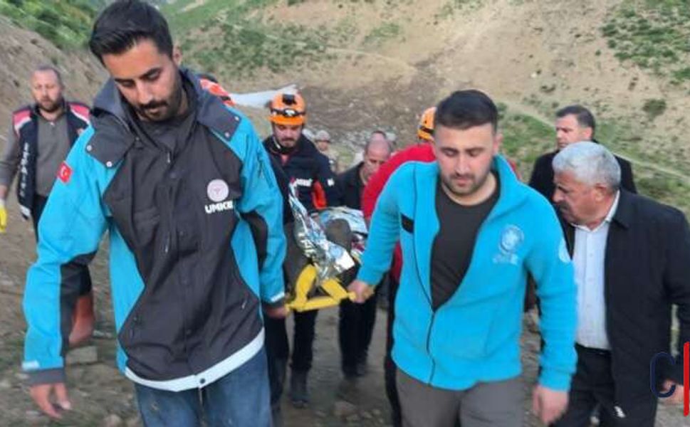 Yüksekova’da Kayalıklardan Düşen Vatandaş Hastaneye Kaldırıldı