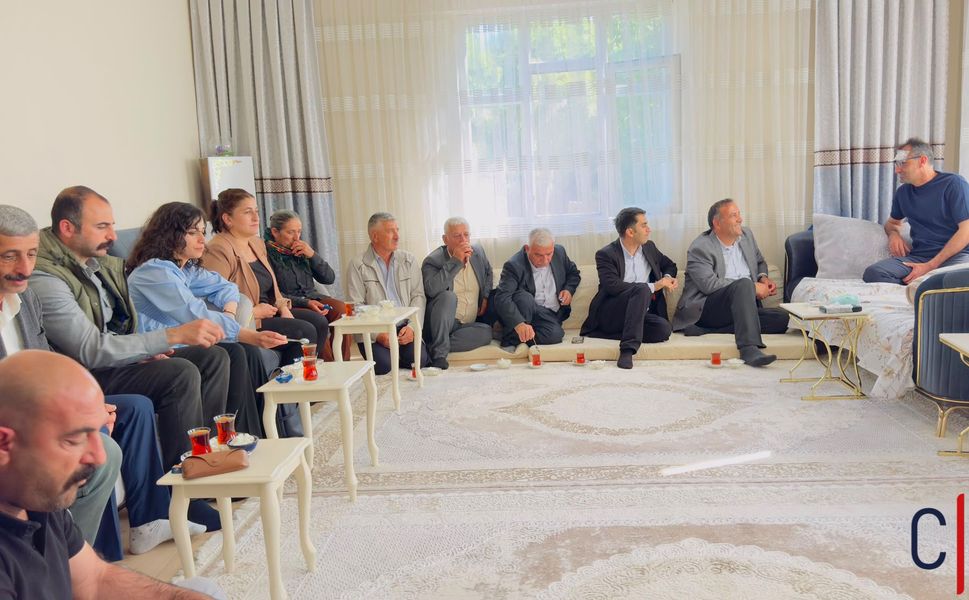 DEM Parti Heyeti Çukurca ve Köylerinde Halkla Buluştu