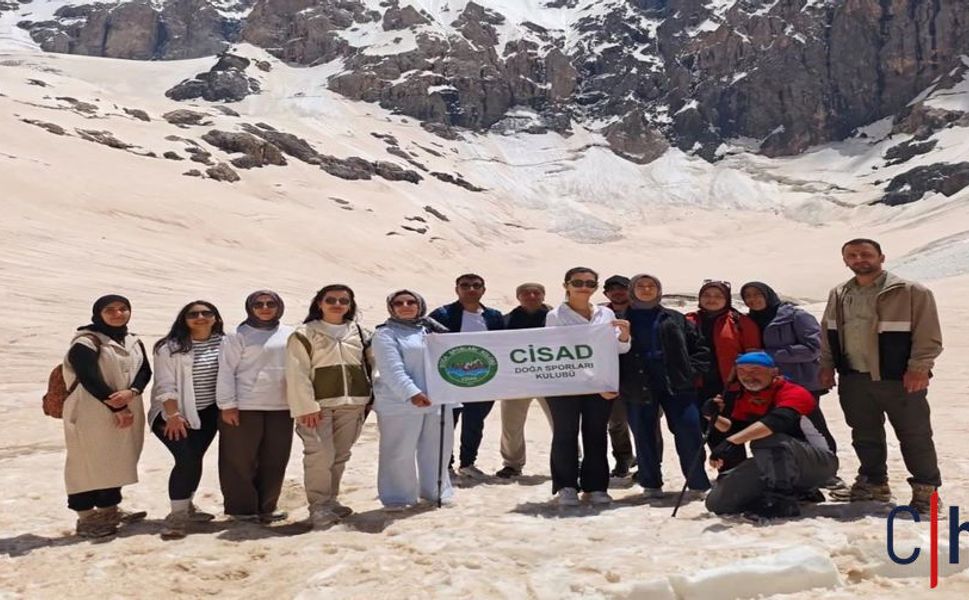 Hakkari CİSAD'dan Cilo Sat Buzullarına Tarihi Doğa Yürüyüşü