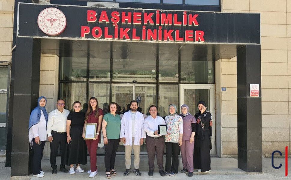 Derecik Devlet Hastanesi’ne “Bebek Dostu Hastane” yolunda anlamlı ödül