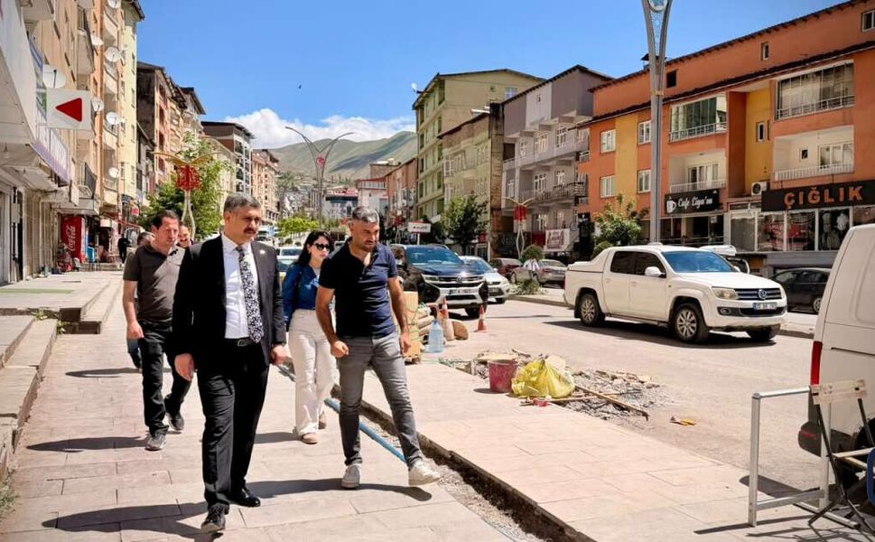 Hakkari’de Kent Estetiğini Güçlendiren Çalışmalar Sürüyor