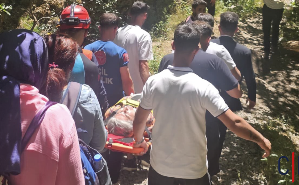 Hakkari’de Piknikte Düşerek Yaralanan Vatandaş Kurtarıldı