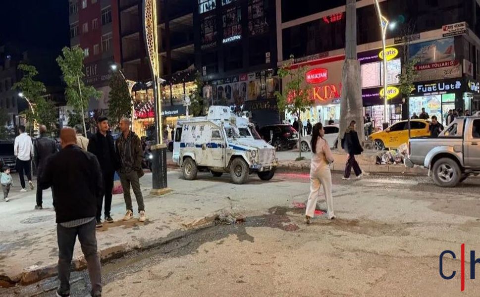 Yüksekova’da İki Grup Arasında Kavga: İş Yerinin Camları Kırıldı