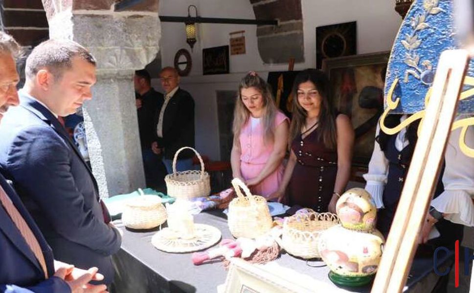 Hakkâri Halk Eğitimi Merkezi Yıl Sonu Sergisi Açıldı: 28 Bin Kursiyer Eğitim Aldı