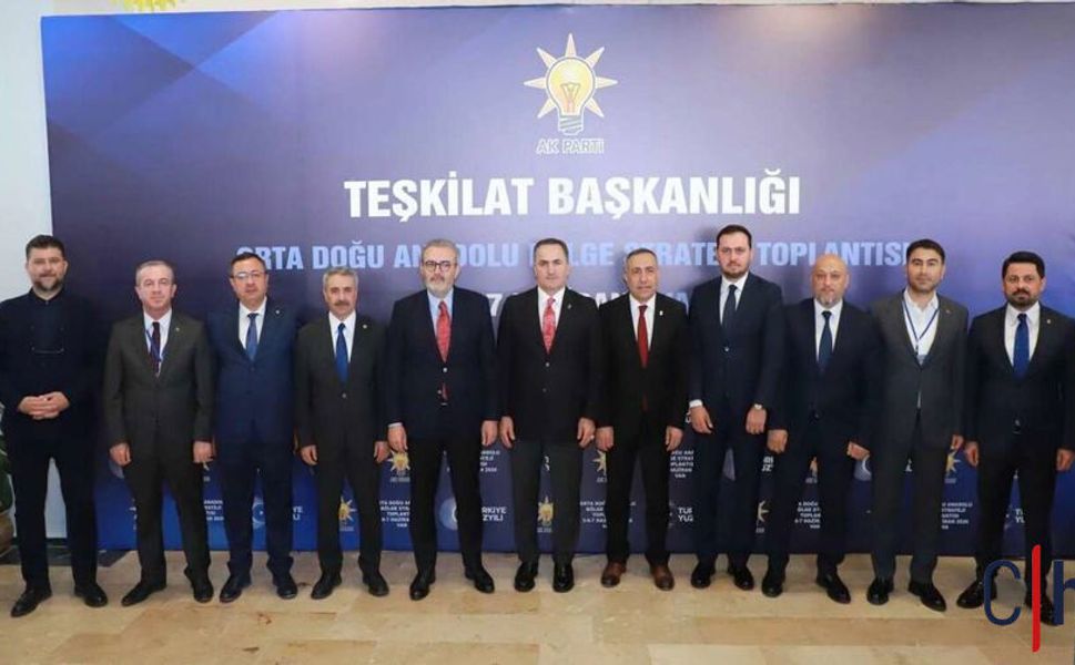 AK Parti Hakkari İl Başkanı Zeydin Kaya Van'daki Strateji Toplantısına Katıldı