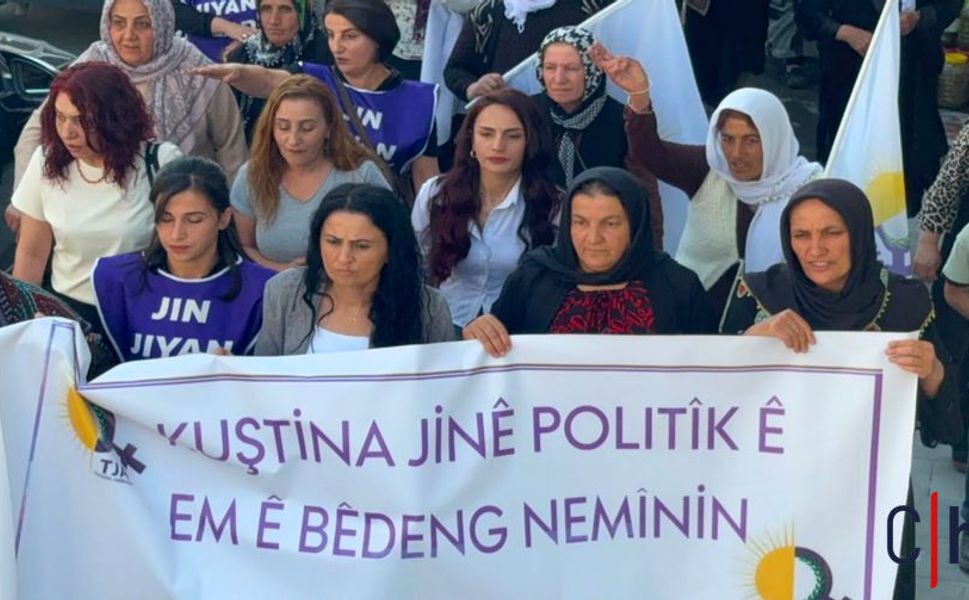 Hakkari’de kadınlar şiddete karşı yürüdü