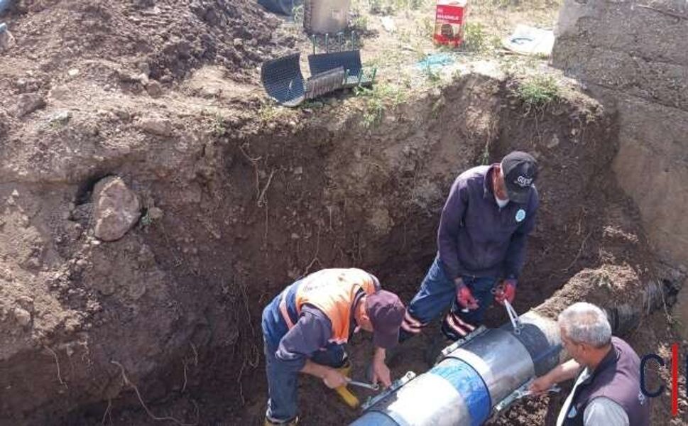 Hakkâri’de İçme Suyu İsale Hattındaki Arıza İçin Çalışmalar Sürüyor