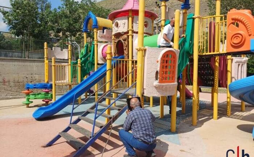 Şehit Çetin Deniz Parkı’nda Çalınan Oyun Grubu Merdiveni Yenilendi