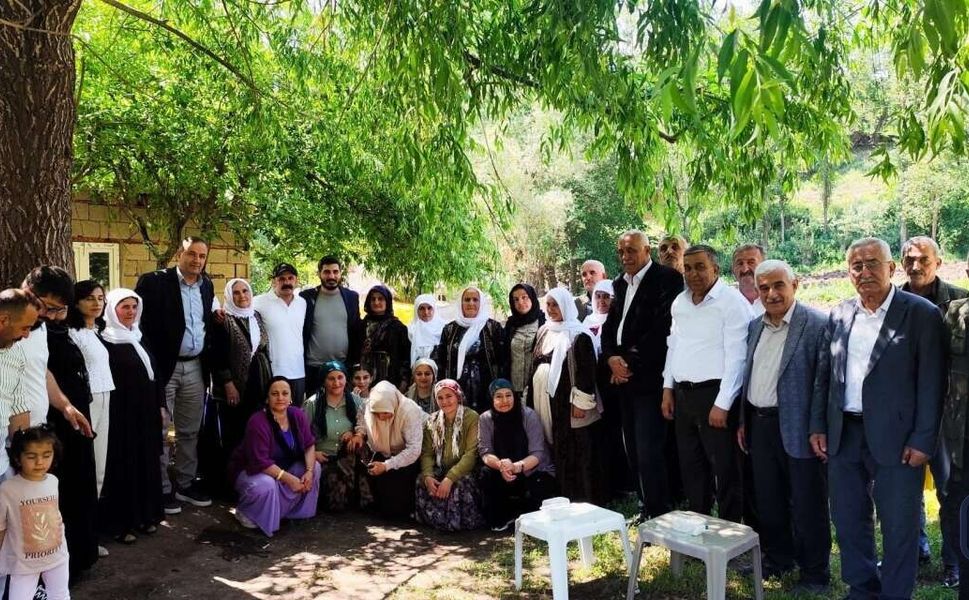 DEM Parti’den Geçitli Köyü’nde Halk Buluşması: Talepler Yerinde Dinlendi