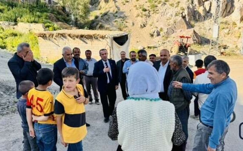 AK Parti Hakkâri İl Başkanı Kaya, Işıklar Köyü'nde Vatandaşlarla Buluştu