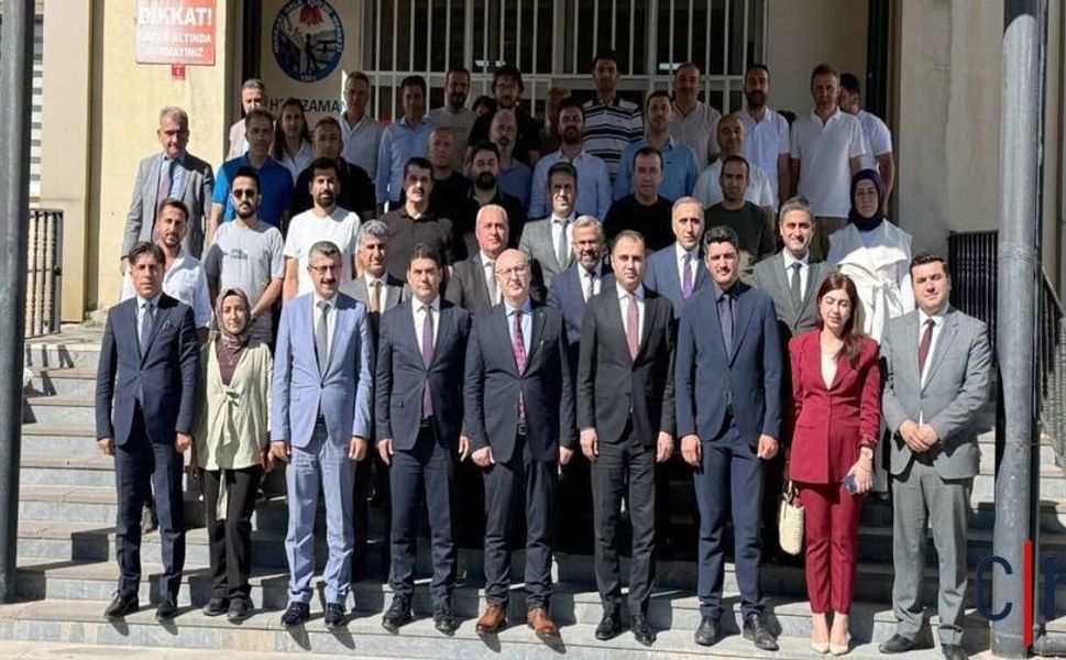 Talim ve Terbiye Kurulu Başkanı Cem Gençoğlu Hakkâri'de Okul Müdürleriyle Buluştu