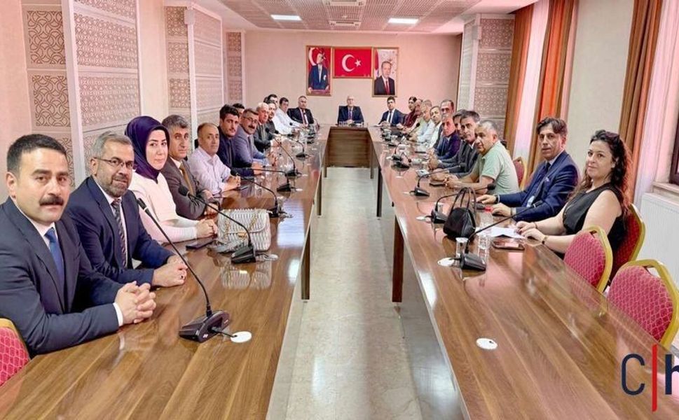 Talim ve Terbiye Kurulu Başkanı Cem Gençoğlu Hakkâri'de STK Temsilcileriyle Buluştu