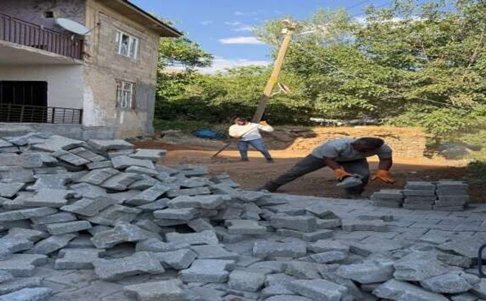 Durankaya'da Parke Taşı Çalışmaları Başladı