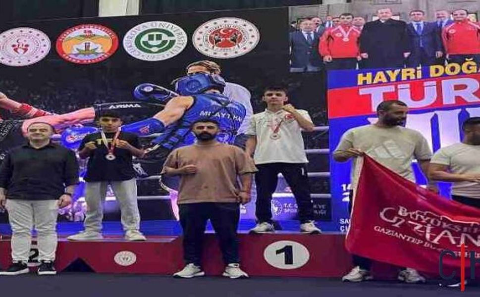 Hakkârili Kaçar Türkiye Muaythai Şampiyonu Oldu