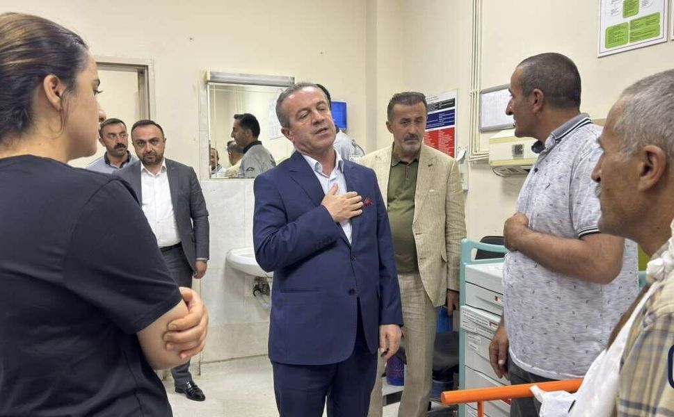 Başkan Kaya'dan Hastanedeki Yaralılara Geçmiş Olsun Ziyareti