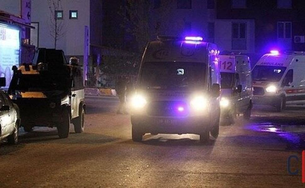 Hakkâri'de 112 Sağlık Ekibine Saldırı