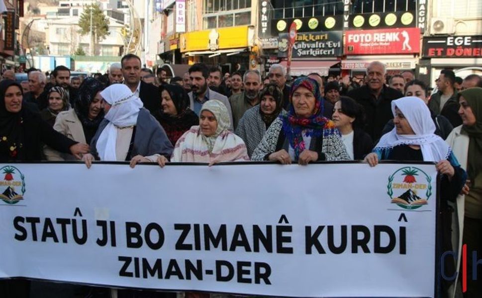 Hakkâri’de 10 Yıl Sonra Açılan ZIMAN-DER Kürtçe Eğitimlerini Sürdürüyor