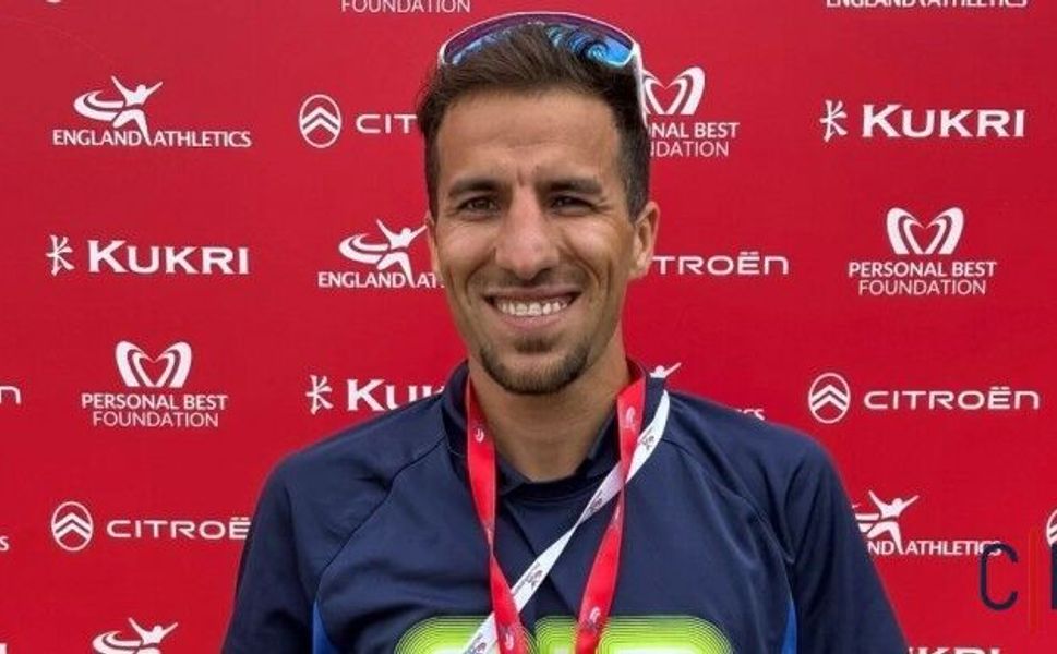 Kürt Atlet Cumali Arslan İngiltere Şampiyonu Oldu: Bedford'da Tarihi Zafer