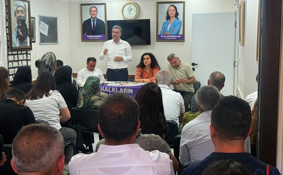 Hakkâri’de “Genel Süreç ve Komünal Yaşam” Buluşması Düzenlendi