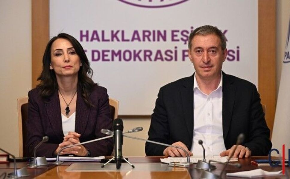 DEM Parti Eş Genel Başkanlarından Gözaltılar ve Ev Baskınlarına Tepki