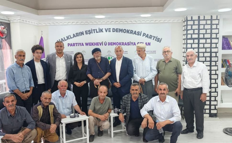 Yazar İhsan Çolemêrg’den DEM Parti Hakkâri İl Örgütü’ne Ziyaret