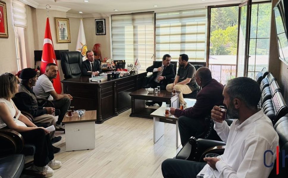 AK Parti Hakkâri İl Başkanı Zeydin Kaya Vatandaşlarla Bir Araya Geldi