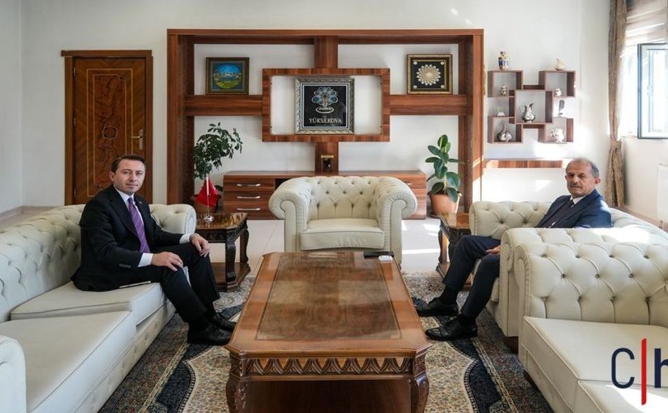 Vali İbrahim Taşyapan'dan Yüksekova Kaymakamı Volkan Hülür'e Hayırlı Olsun Ziyareti