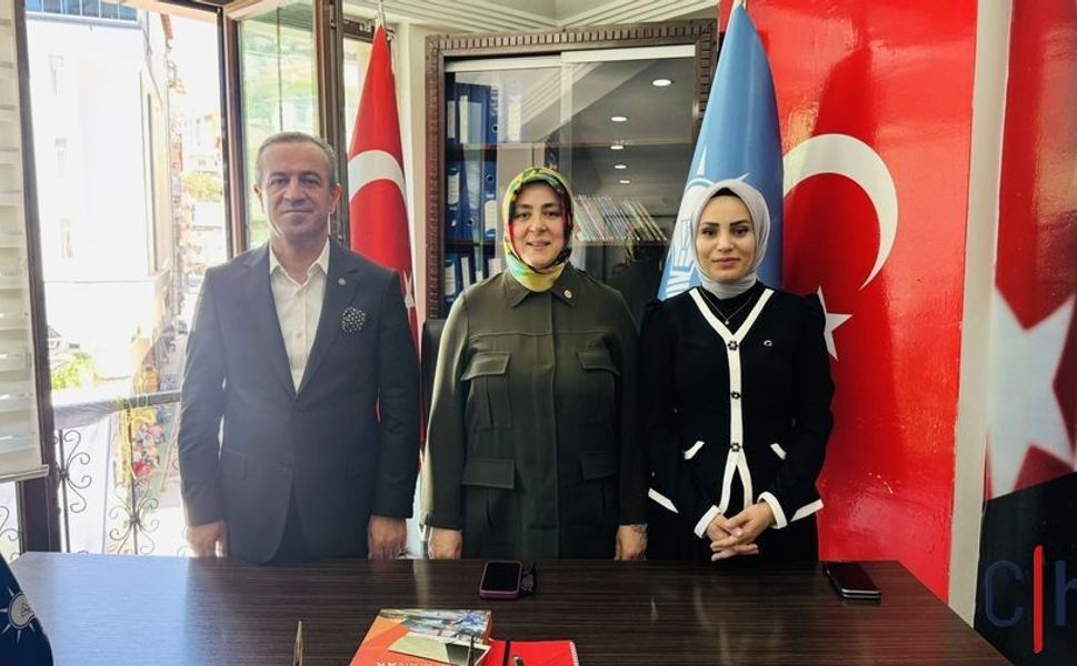 Tuğba Işık Ercan, Hakkâri'de Kadın Kolları Teşkilatıyla İstişare Toplantısı Yaptı