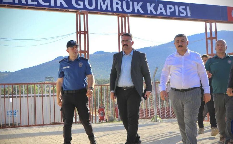 Kaymakam Yazıcı ve İl Göç Müdürü Alptekin’den Umurlu Gümrük Kapısı’na Ziyaret