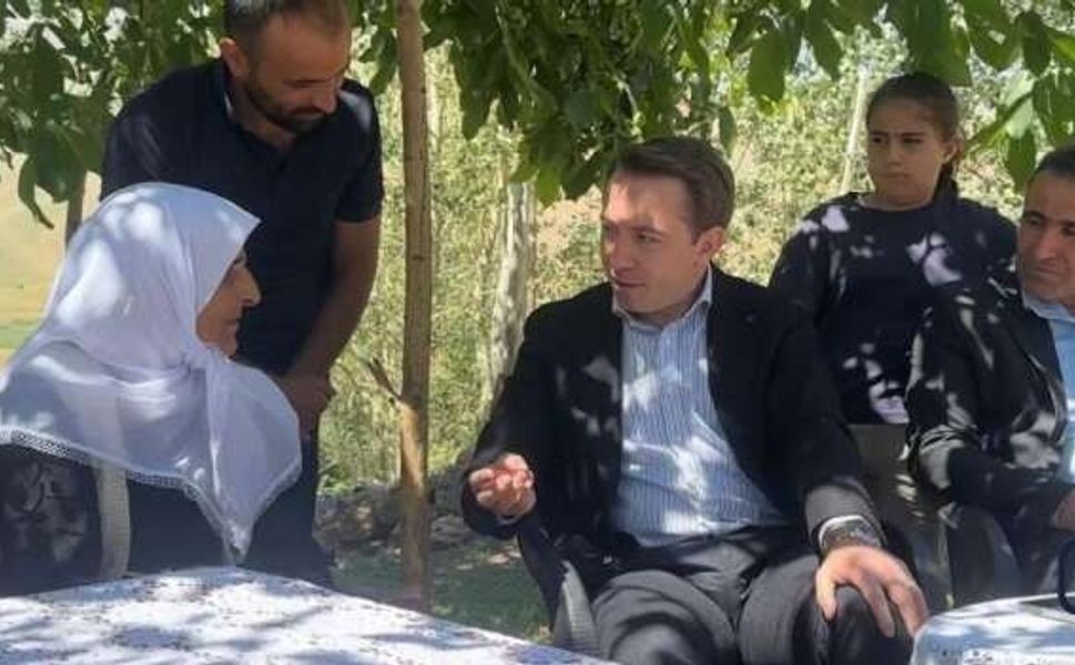 Uçurumda Telef Olan İneğin Yerine 12 Büyükbaş Hayvan Desteği