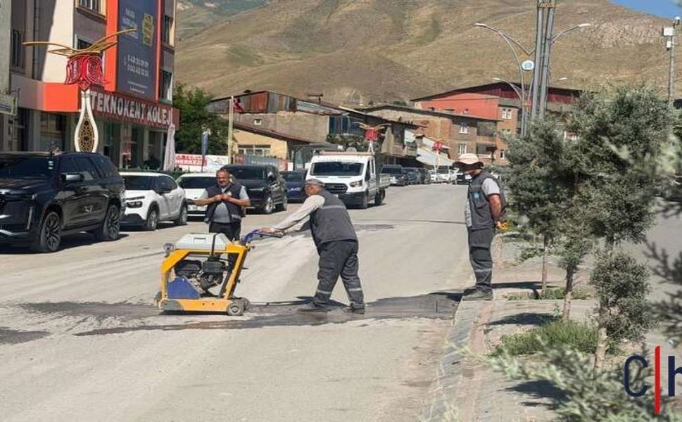 Hakkâri Belediyesi Dağgöl Mahallesi’nde Yol Bakım Çalışmalarını Sürdürüyor