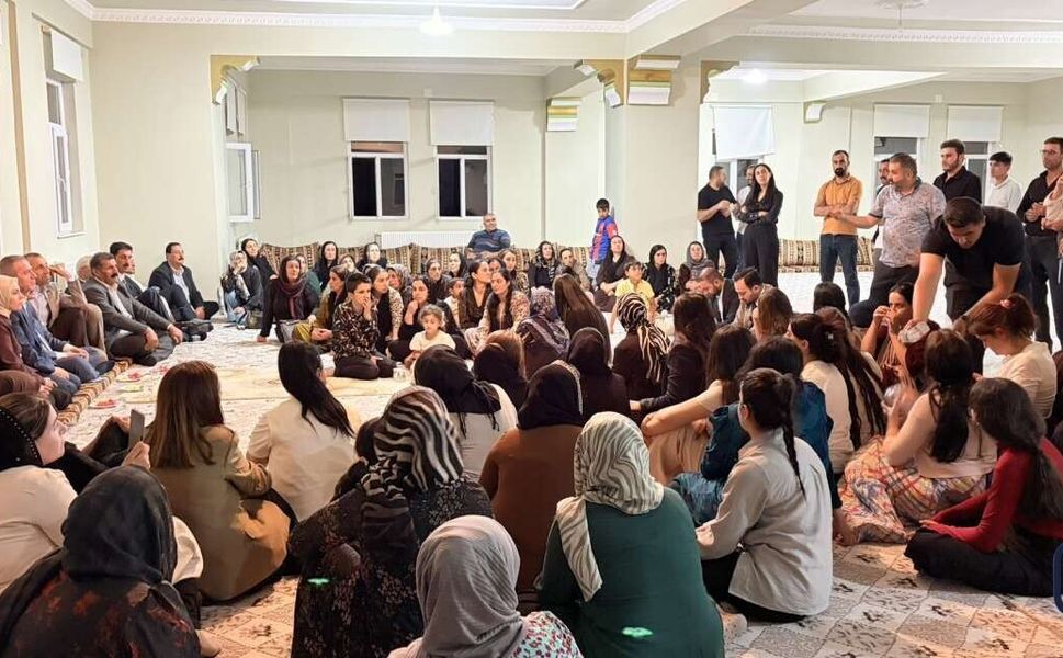 AK Parti Heyeti Esendere'de Kadınlarla İstişare Toplantısında Buluştu