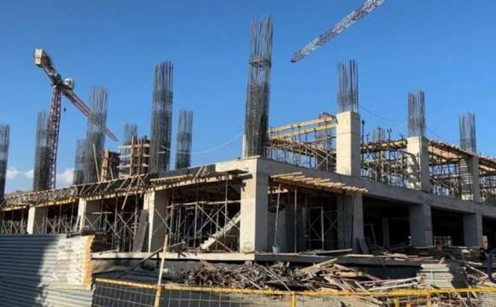Yüksekova’daki 100 yataklı hastanede ikinci kat yükseliyor