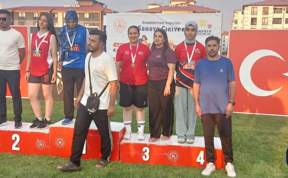 Hakkârili Atletler Türkiye Şampiyonası’na Adını Yazdırdı