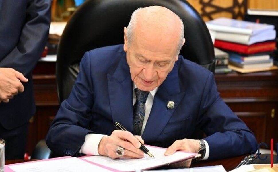 Bahçeli ‘çerçeve yasa’ taslağını imzaladı