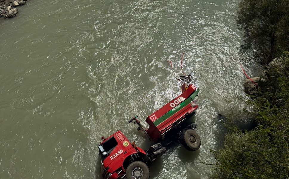 Hakkâri’de Orman Yangınına Giden Arazöz Zap Suyu’na Uçtu: 3 Yaralı