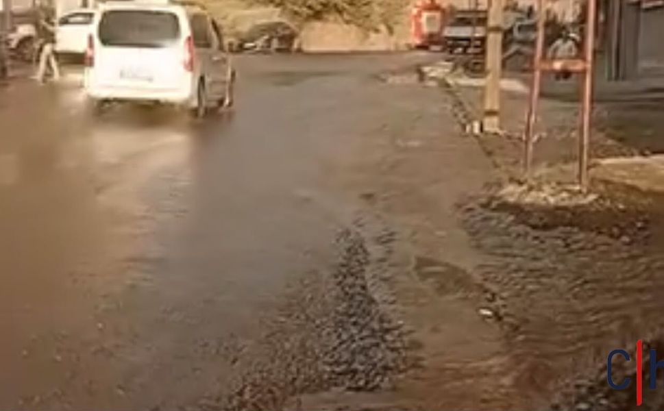 Merzan’da Şebeke Hattı Patladı: Evleri Su Bastı, Taş Duvar Çatladı