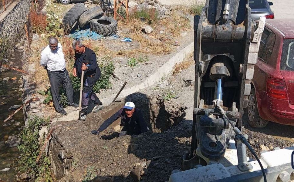 Hakkari’de Su Arızalarına Yoğun Mesai: Ekipler Dört Koldan Çalışıyor
