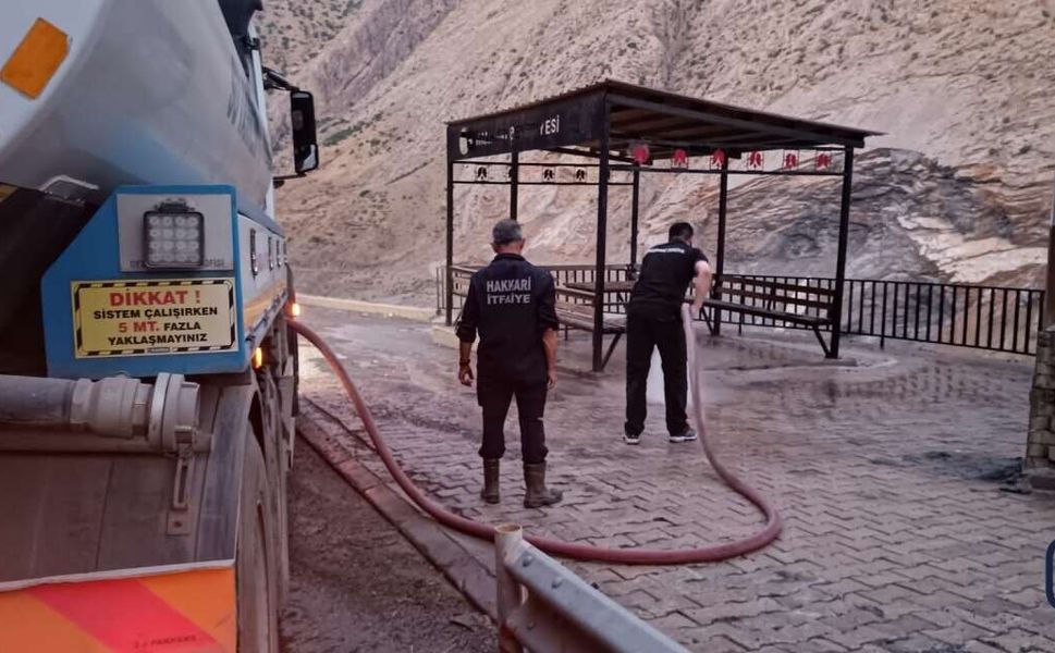 Hakkari Belediyesi’nden Mesire Alanlarında Kapsamlı Temizlik Çalışması