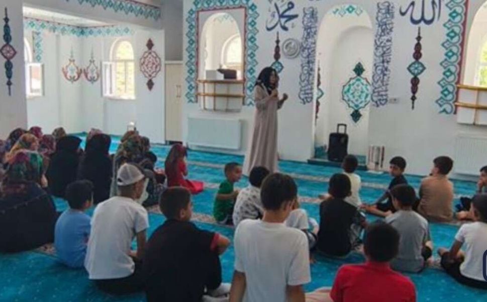 Yaz Kur’an Kursu Öğrencileri Hz. Hamza Camii’nde Buluştu