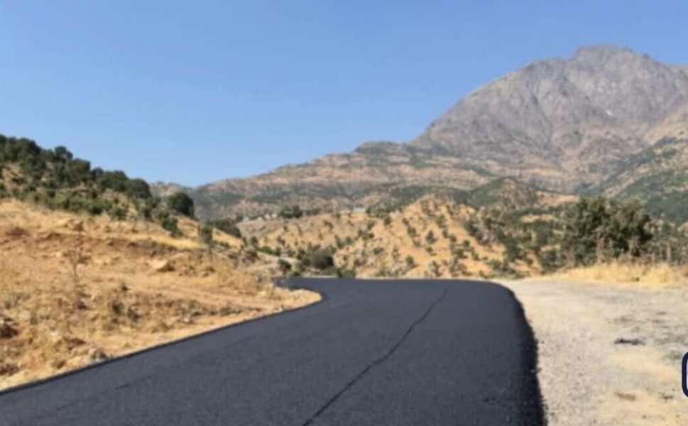Gelişen Köyü Mezraları Sıcak Asfaltla Buluşuyor