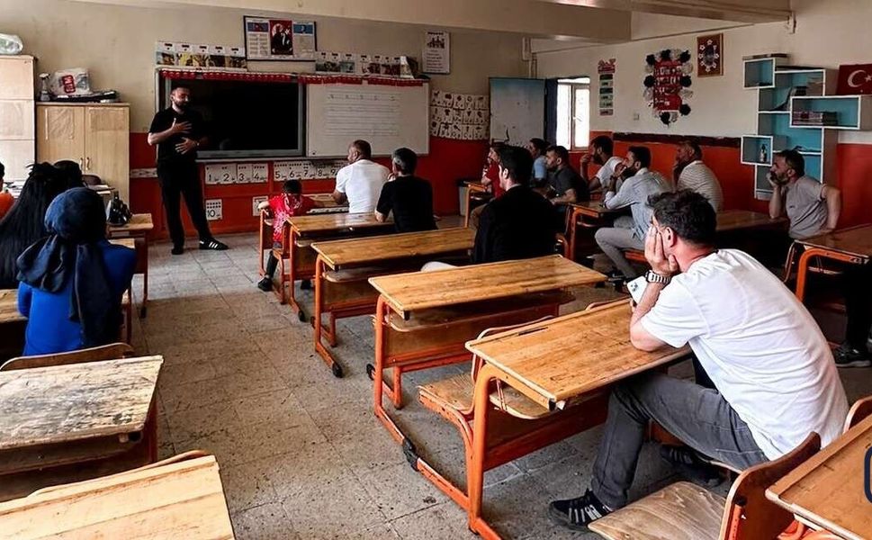 Çukurca’da velilere “Okul ve Aile” semineri düzenlendi